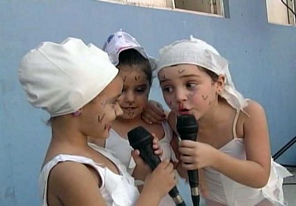 Cada abril se convierte en una fiesta para los pioneros y jóvenes cubanos. La celebración por un nuevo aniversario de las organizaciones que los representan incentiva disímiles acciones culturales.  El Boulevard cienfueguero se convirtió en el principal e