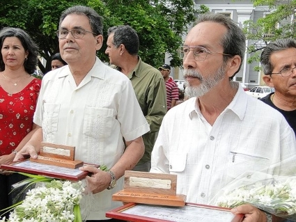 Premios Jagua 2013 para revista Ariel y Alfredo Espinosa