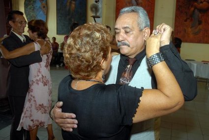 Ganan danzoneros cumanayagüenses en Cuba Danzón