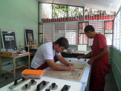 Nuevo laboratorio en Cienfuegos: arte y ciencia para conservar papel