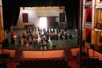Joel Zamora celebra los 20 de su Academia de Baile Flamenco