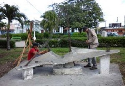 Restauran en Palmira escultura de Mateo Torriente
