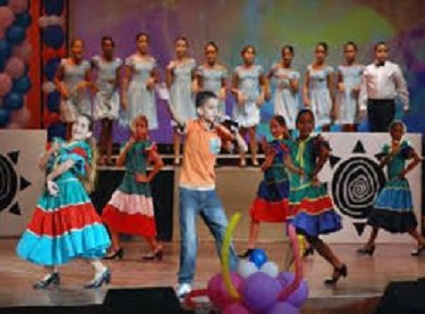 Concursan obras cienfuegueras en Cantándole al Sol 2017