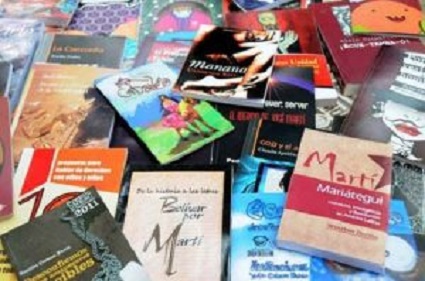 Presentes en la Feria del Libro varios volúmenes de escritores de Cienfuegos