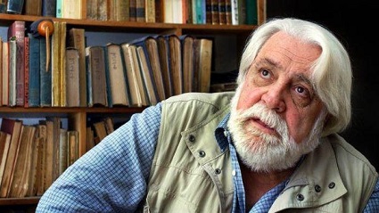 Falleció Daniel Chavarría, ícono de la literatura policial en América Latina