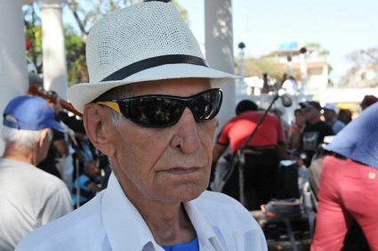 Continúa en activo nonagenario poeta campesino Rogelio Porres
