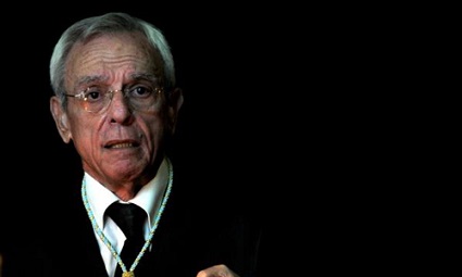 Historiador Eusebio Leal recibe condecoración de Paraguay