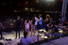 Voces de una noche alternativa